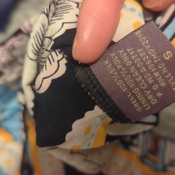 100% silk top - Picture 3 of 3